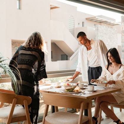 paralos-venus-suites-main-restaurant-6a.jpg