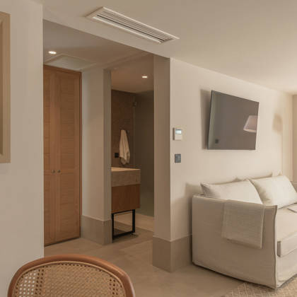 Junior-Suite-Swim-Up-4.jpg