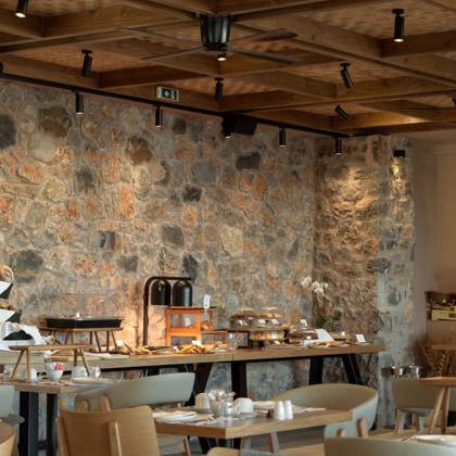 paralos-venus-suites-main-restaurant-11.jpg