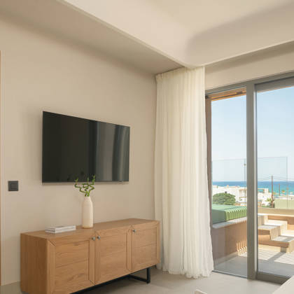 One-Bedroom-Suite-Private-Pool-Sea-View-10.jpg