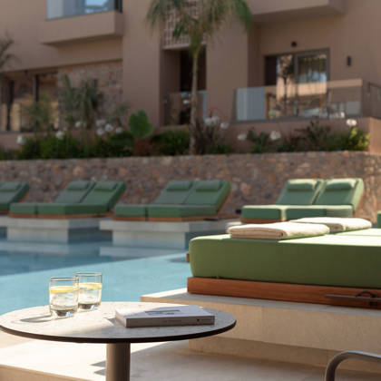 Junior-Suite-Swim-Up-2.jpg