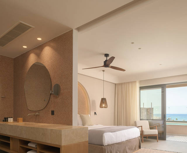 Junior-Suite-Private-Pool-Sea-View-10.jpg