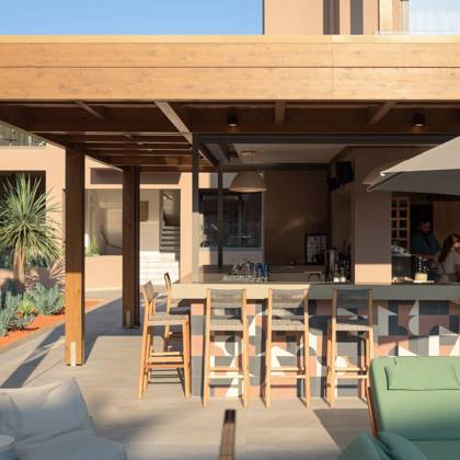 paralos-venus-suites-pool-bar-2.jpg
