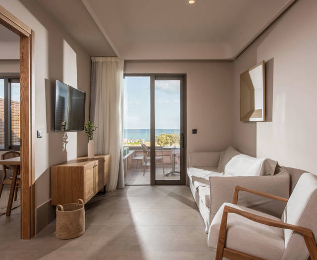One-Bedroom-Suite-Private-Pool-Sea-View-1.jpg